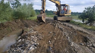 У Львівській області негода зруйнувала дорогу (ФОТО)