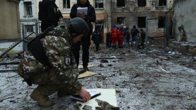 У центрі Харкова пошкоджено будівлю одного із вишів (ФОТО)