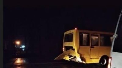 На Львівщині автомобіль влетів у маршрутку (ФОТО)