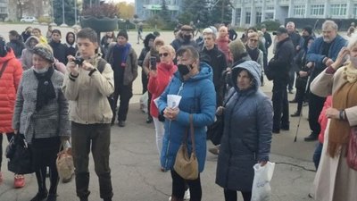 У Сумах влаштували акцію протесту проти карантинних обмежень (ФОТО)