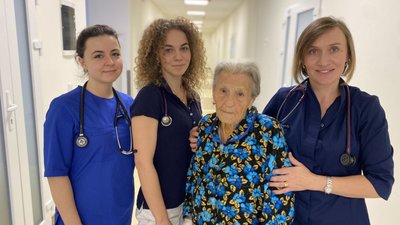 Львівські кардіологи перезапустили серце 101-річної жінки
