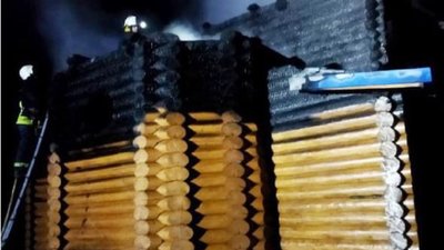 На Львівщині горіла дерев’яна церква (ФОТО)