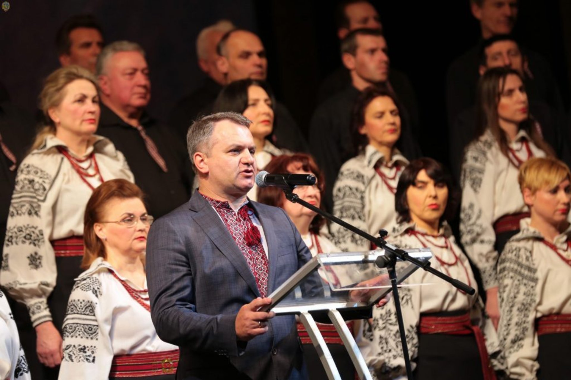 Синютка відзначив державними нагородами культурних та громадських діячів