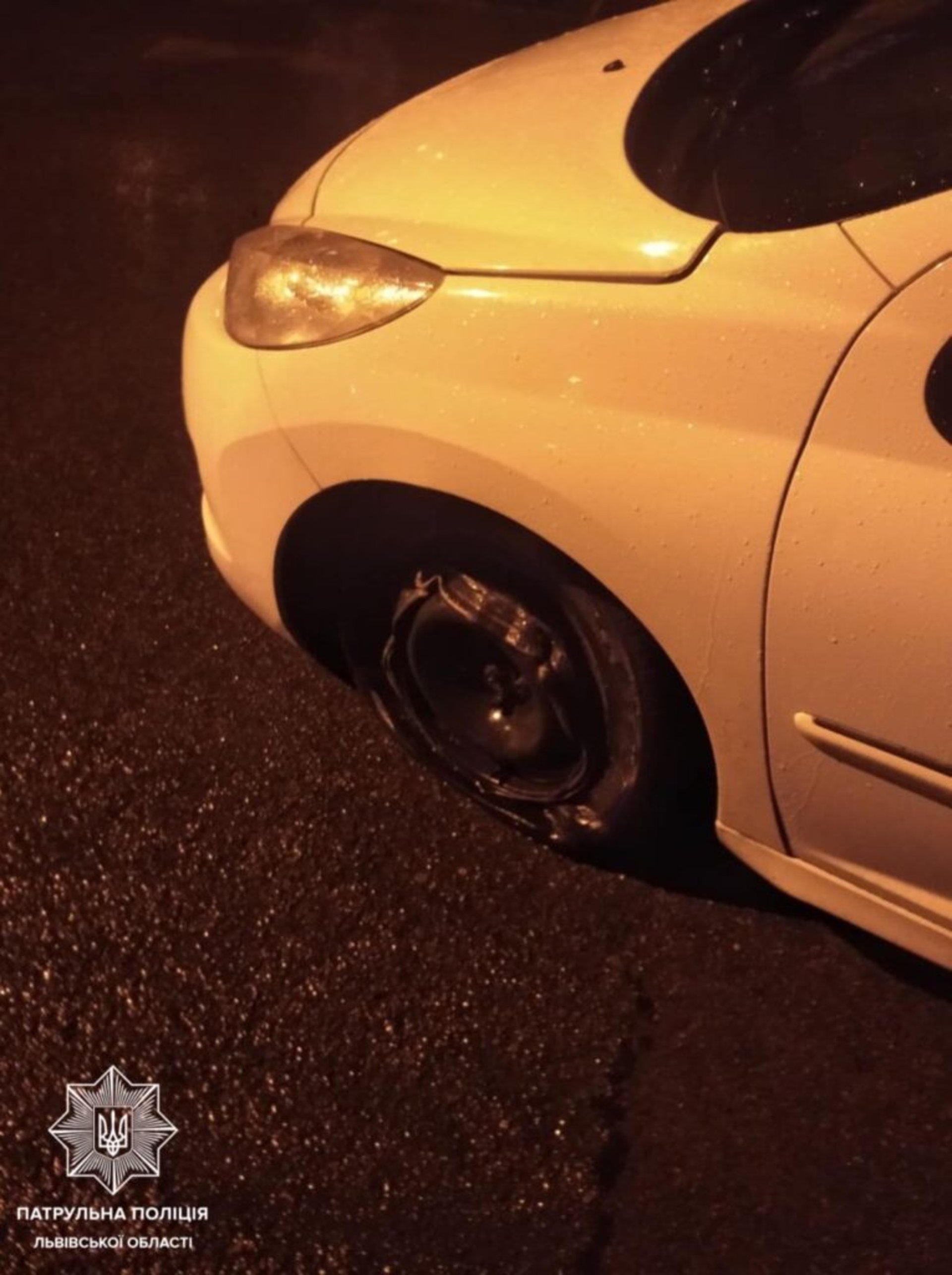 У Львові п’яний водій влетів у припаркований автомобіль
