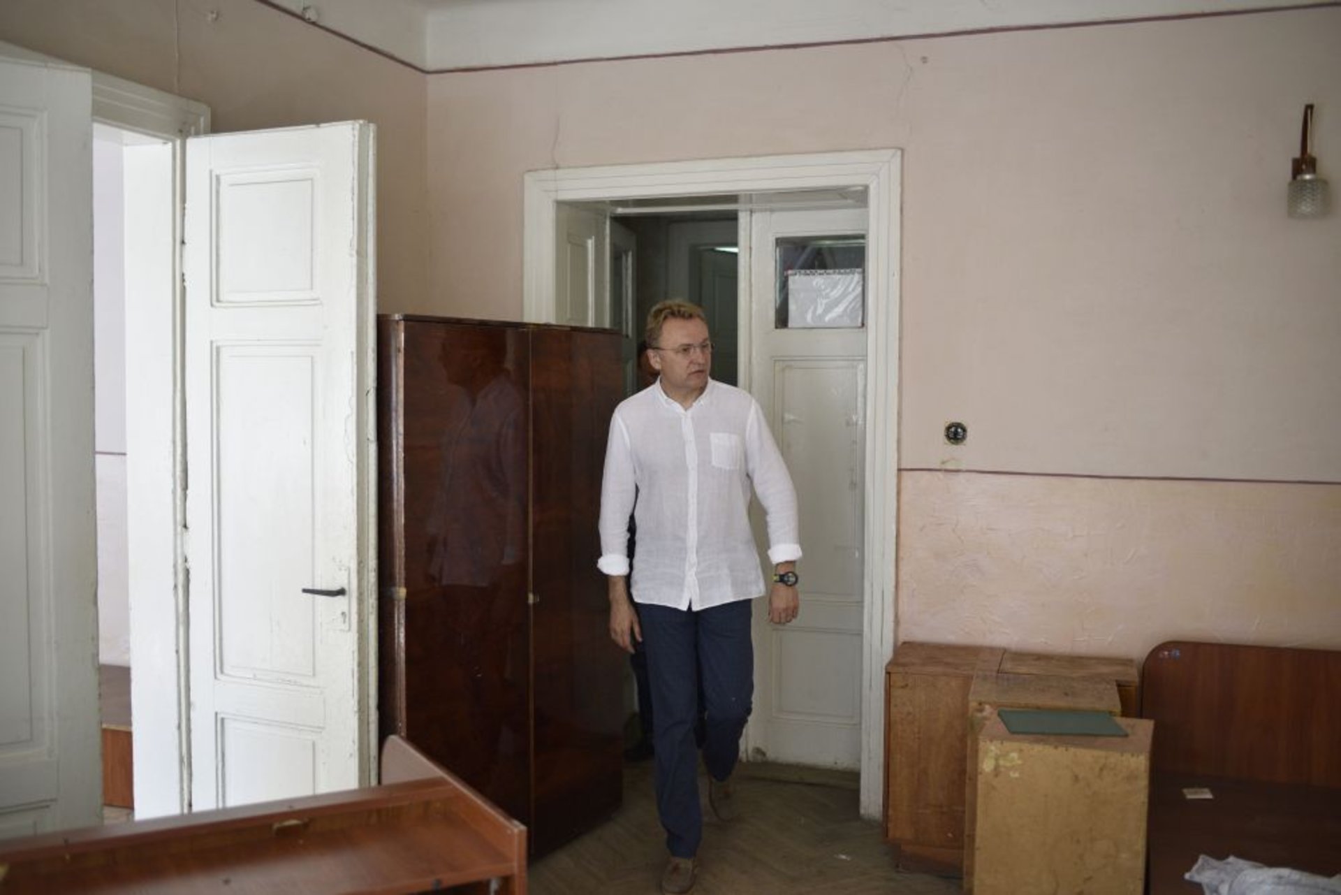 Садовий приїхав подивитись на колишній дитячий санаторій на Коновальця