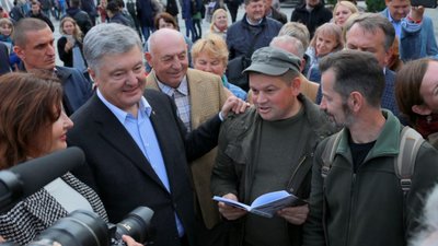 Як Петро Порошенко відвідав Ветеранський намет у Львові (ФОТО)