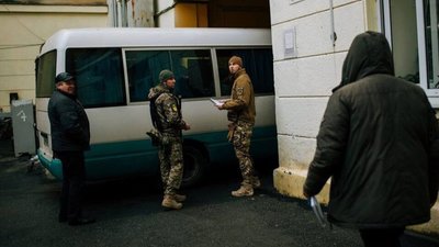 Різанина через повістку: на Волині чоловік напав з ножем на працівників ТЦК