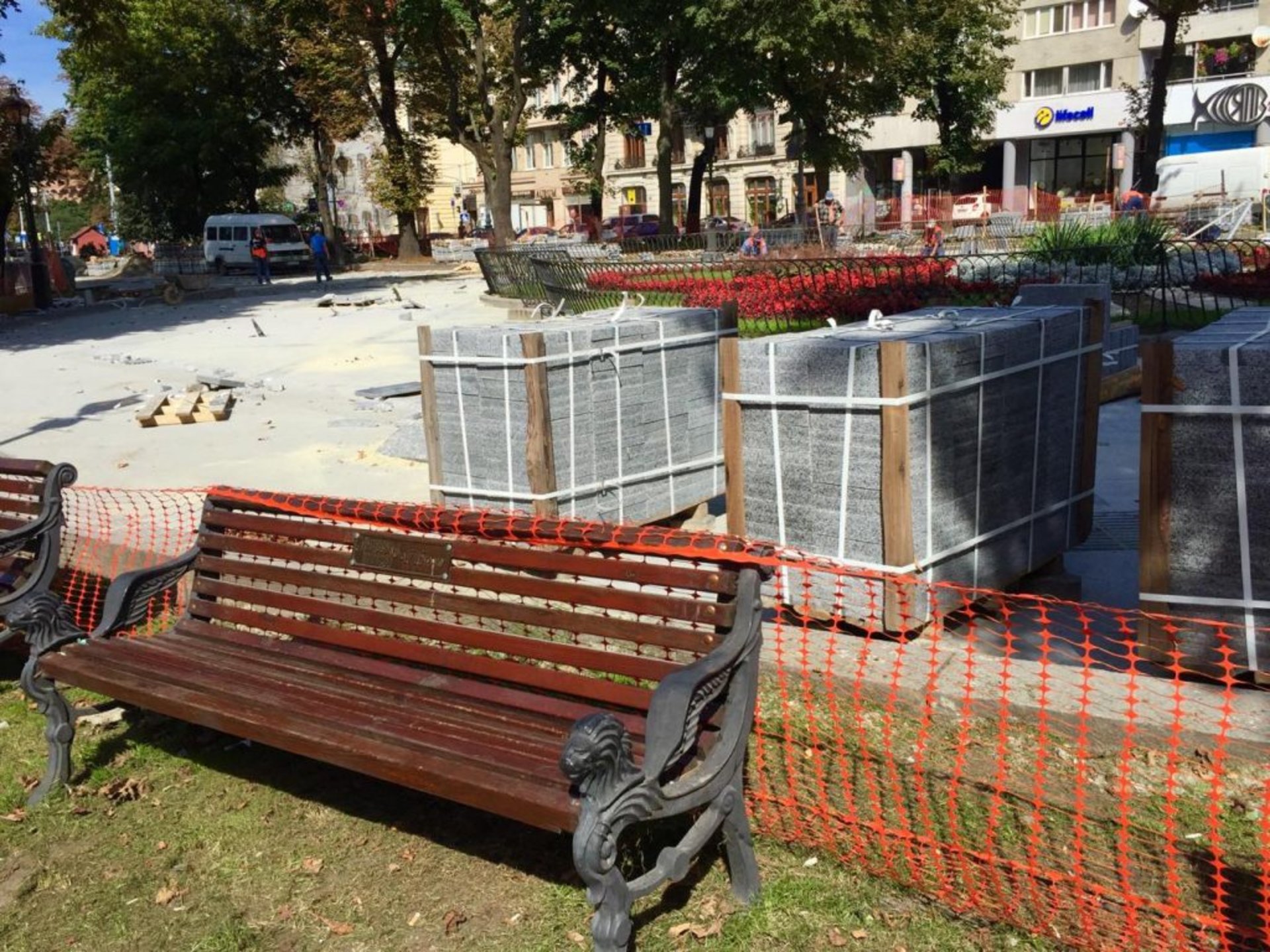 До кінця листопада цього року відремонтують алею на пр. Свободи, фото Кенцало Юра, 4studio