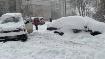 У приєднаних до Львова Дублянах три дні не розчищають сніг (ФОТО)