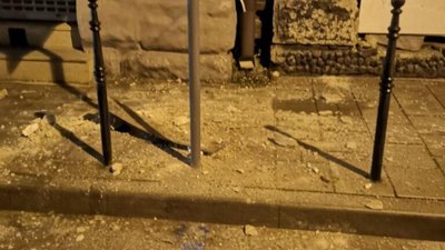 У Львові відпала частина фасаду із будинку (ФОТО)