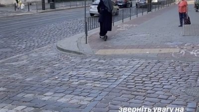 У Львові монашка здивувала перехожих (ВІДЕО)