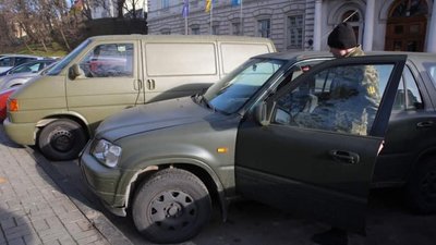 Львівщина передала на фронт ще чотири автомобілі (ФОТО)