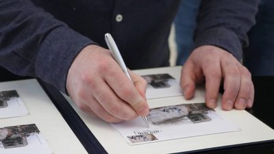 У Львові погасили поштову марку «ПТН ПНХ!»