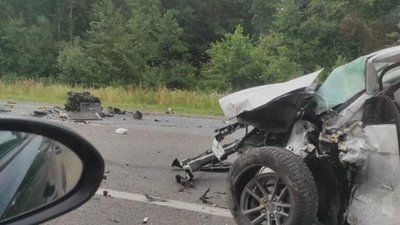 На Львівщині зранку не розминулись автомобілі (ФОТО)