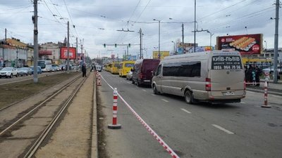 У Львові в'їзд на Головний залізничний вокзал закрили для приватного автотранспорту