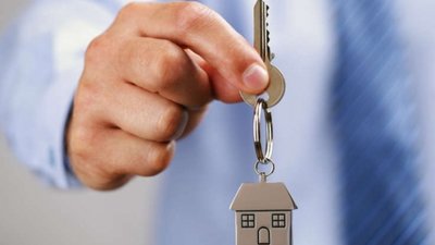 На Львівщині дитина-сирота отримала житло