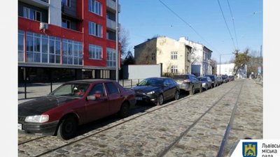 До уваги водіїв: на вул. Замарстинівській працює евакуатор