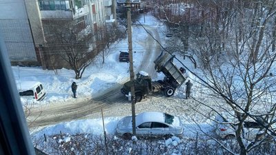 У Львові вночі вулиці від снігу прибирало 39 одиниць техніки