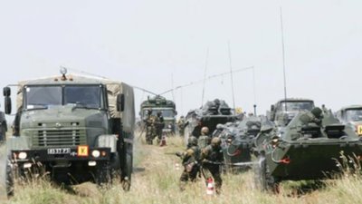 Мешканців Львівщини попереджають про обмеження руху транспорту біля Яворівського полігону
