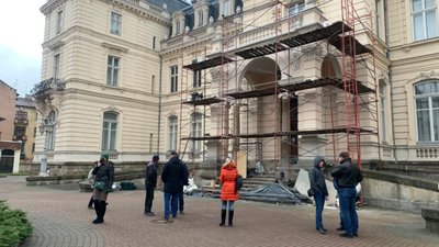 У Львові завершили реставрацію входу в Палац Потоцьких (ФОТО)