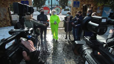 50 працівників Львівської обласної клінічної інфекційної лікарні отримали вакцини від COVID-19 (ФОТО)