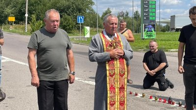 Дрогобиччина прощається з полеглим героєм Любомиром Бреничем