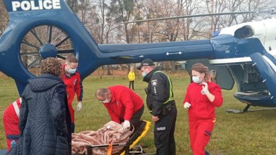 На Львівщині гелікоптер здійснив евакуацію літнього пацієнта з інсультом (ФОТО)