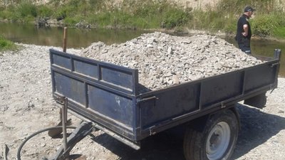 На Самбірщині незаконно добували піщано-гравійну суміш (ФОТО)