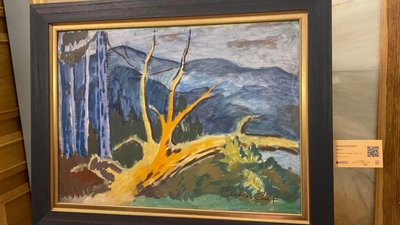 У Львівській філармоній на аукціоні виставили унікальні лоти