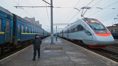 Через аварію на залізничних шляхах затримується поїзд «Львів – Київ»