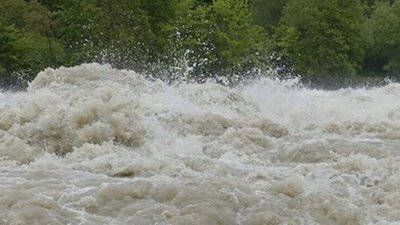 У річках на Прикарпатті підніметься рівень води