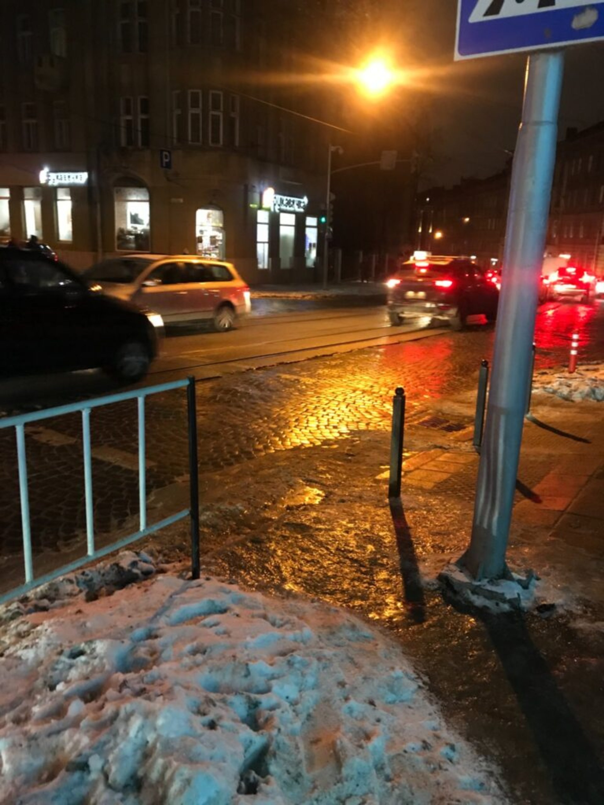 Вулиці Львова перетворилися на суцільну ковзанку