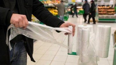 В Україні дорожчають пластикові пакети