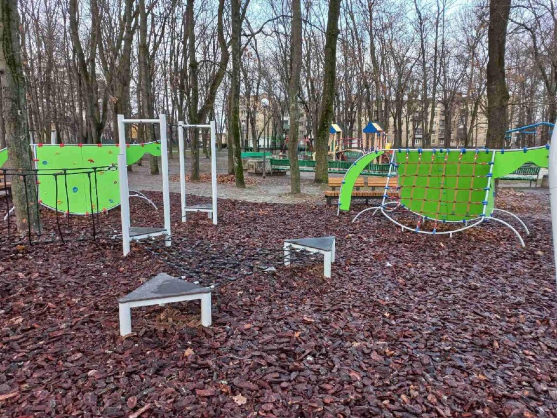 У Львові облаштували новий дитячий майданчик, фото Типовий Львів