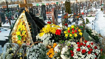 Новояворівськ попрощався із вчителькою Оленою Харламовою