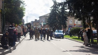 Броди зустріли тіло захисника України (ФОТО)