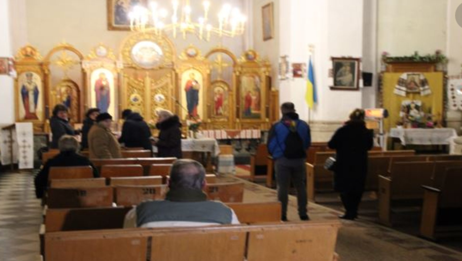 Вірні зібрались 6 березня на вечірню молитву. Фото: Галина Терещук