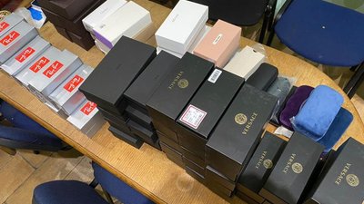 У Краковці вилучили 200 одиниць одягу (ФОТО)