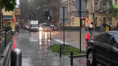 У Садового досі винні 16 мільйонів за знищену Пекарську