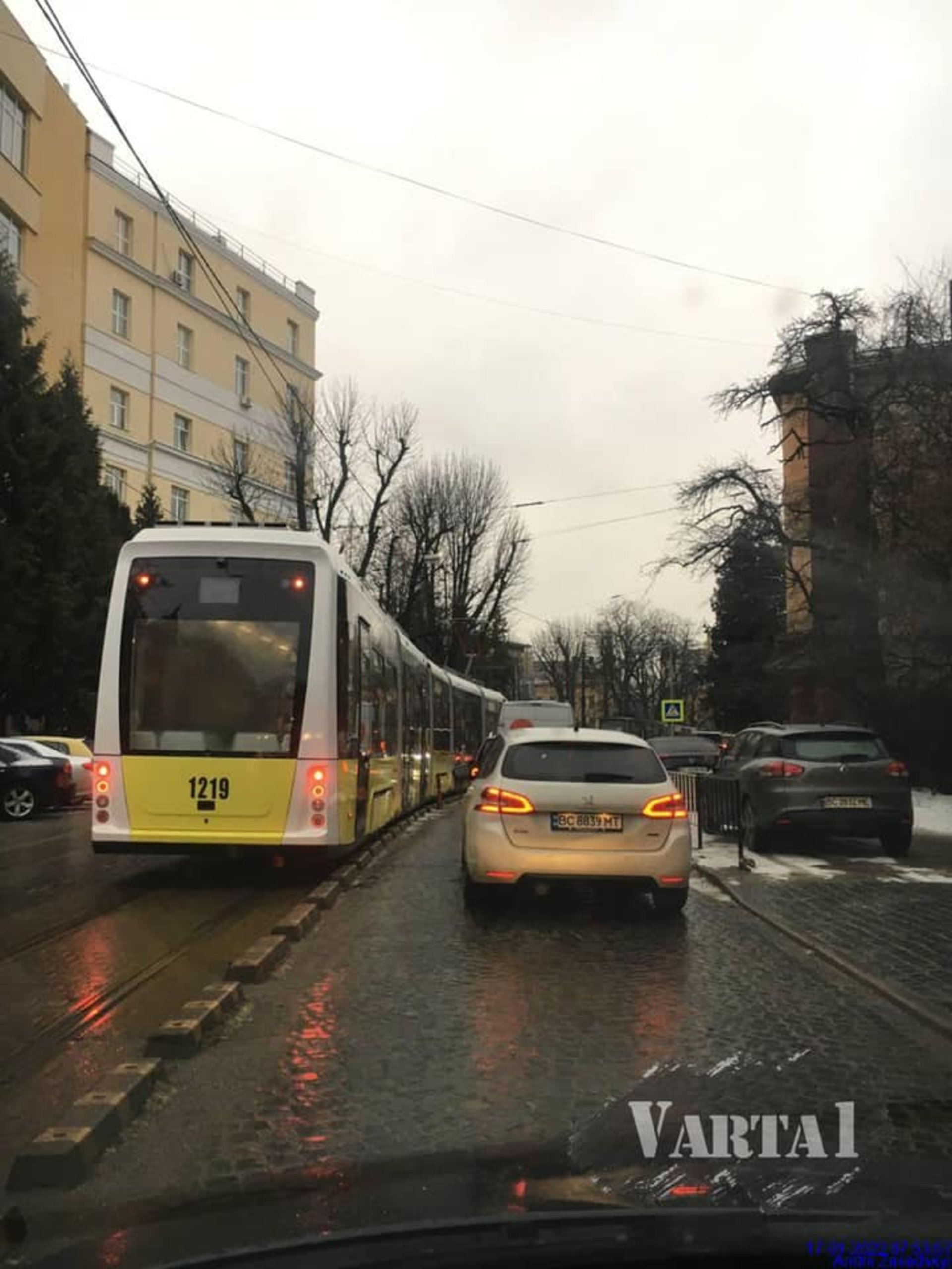 У Львові зупинився рух трамваїв