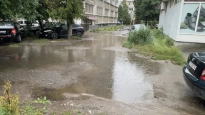 У Львові мешканці спального району потерпають від води