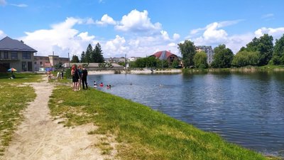 У воді на Теремнівській водоймі у Луцьку знайшли кишкову паличку (ВІДЕО)