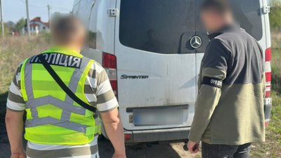 Перевізник із Тернополя перетворив бізнес на канал незаконного переправлення осіб за кордон