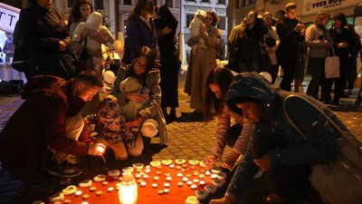 У Львові на площі Ангелів вшанували пам’ять дітей, які померли під час вагітності