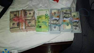 На території Харківської єпархії УПЦ (МП) сотні тисяч готівки, прокремлівську літературу та сухпайки окупантів