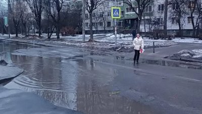 У Львові затопило пішохідний перехід