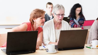 В Івано-Франківську людей літнього віку безкоштовно навчатимуть англійської мови з нуля