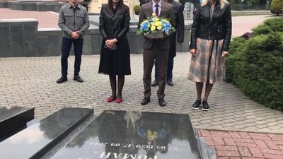 На Львівщині відзначають 91-шу річницю від дня народження Романа Іваничука