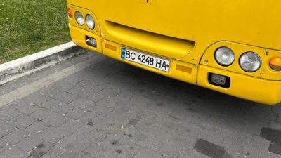 У Львові водії маршруток вимагають гроші
