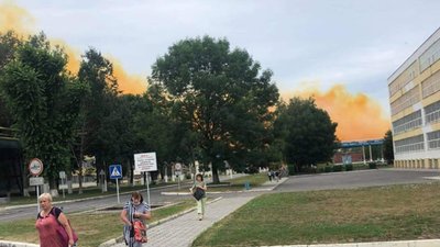 На заводі "Рівнеазот" сталася аварія: на місто суне хмара рудого диму (ФОТО, ВІДЕО)